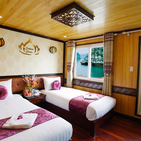Cristina Diamond Cruise Hotel Ha Long Bagian luar foto