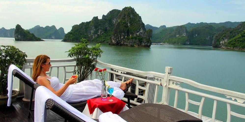 Cristina Diamond Cruise Hotel Ha Long Bagian luar foto