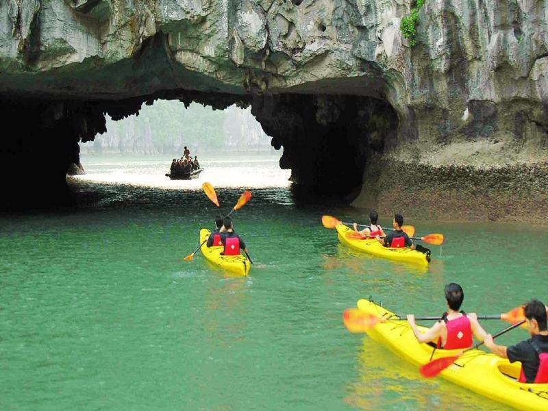 Cristina Diamond Cruise Hotel Ha Long Bagian luar foto